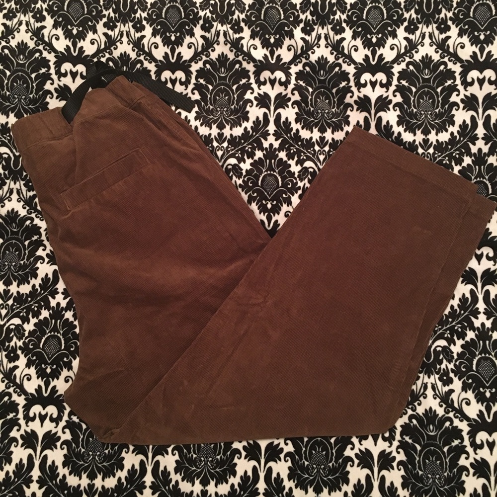 Corduroy brown pants with black belt from ASOS